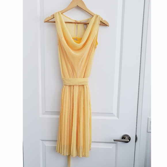 Banana Republic Pleated Dress - Size 0 - Picture 4 of 12